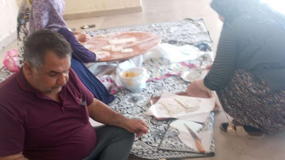 GÜÇLENDİRME YAPILAN OKULUMUZUN EKSİKLİKLERİ İÇİN KERMES YAPTIK